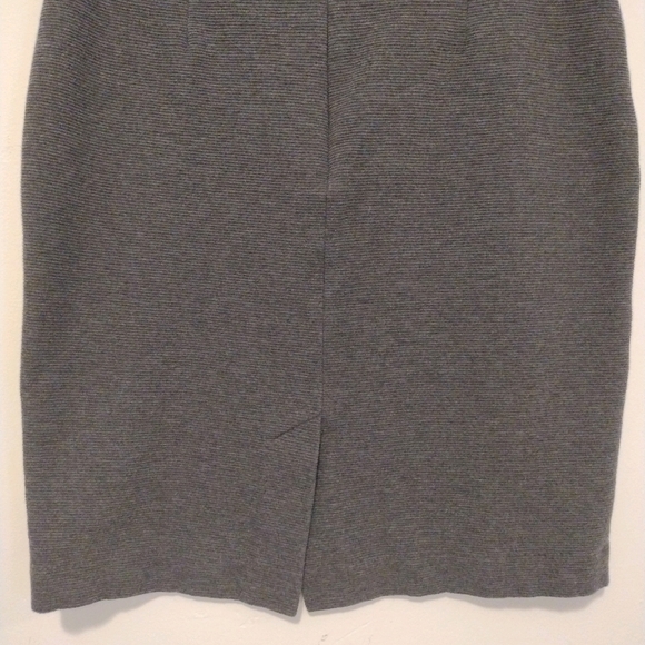 Banana Republic Factory - Pencil Skirt - Picture 8 of 12